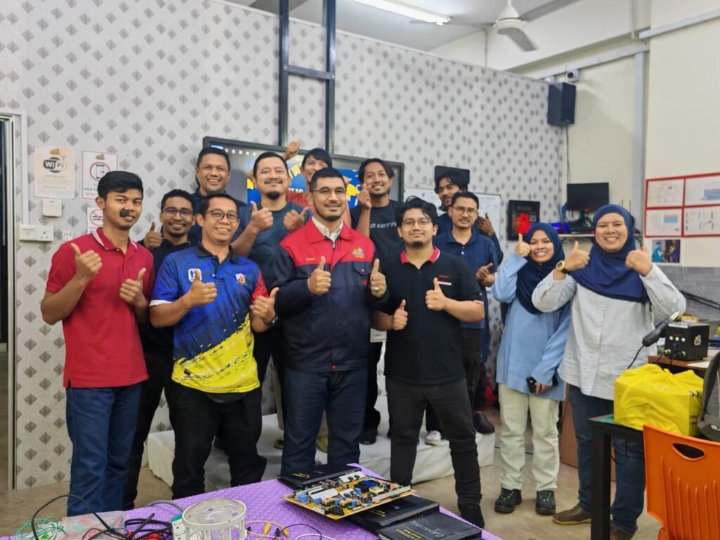 Kumpulan peserta selepas sesi latihan MK Technology