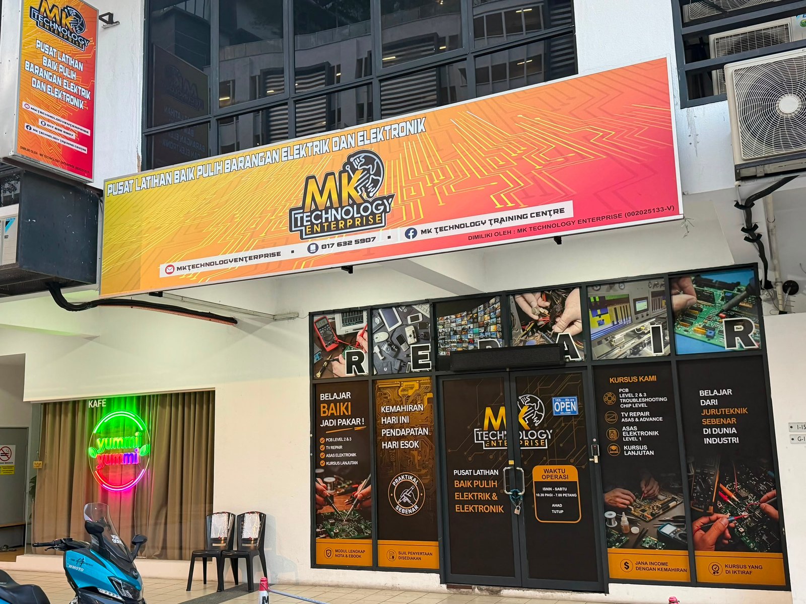 Bahagian hadapan premis MK Technology Enterprise